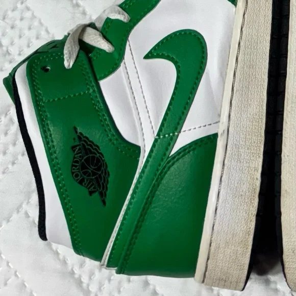 Nike Air Jordan 1 Mid Lucky Green Grade School Basketball Sneakers Shoes 6.5Y - Picture 15 of 15